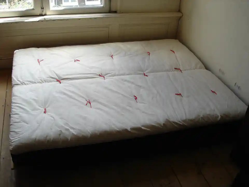 2012-07-22-04_Huis-Inrichting-05_Slaapkamer-futon4 (© Marens van Leunen)