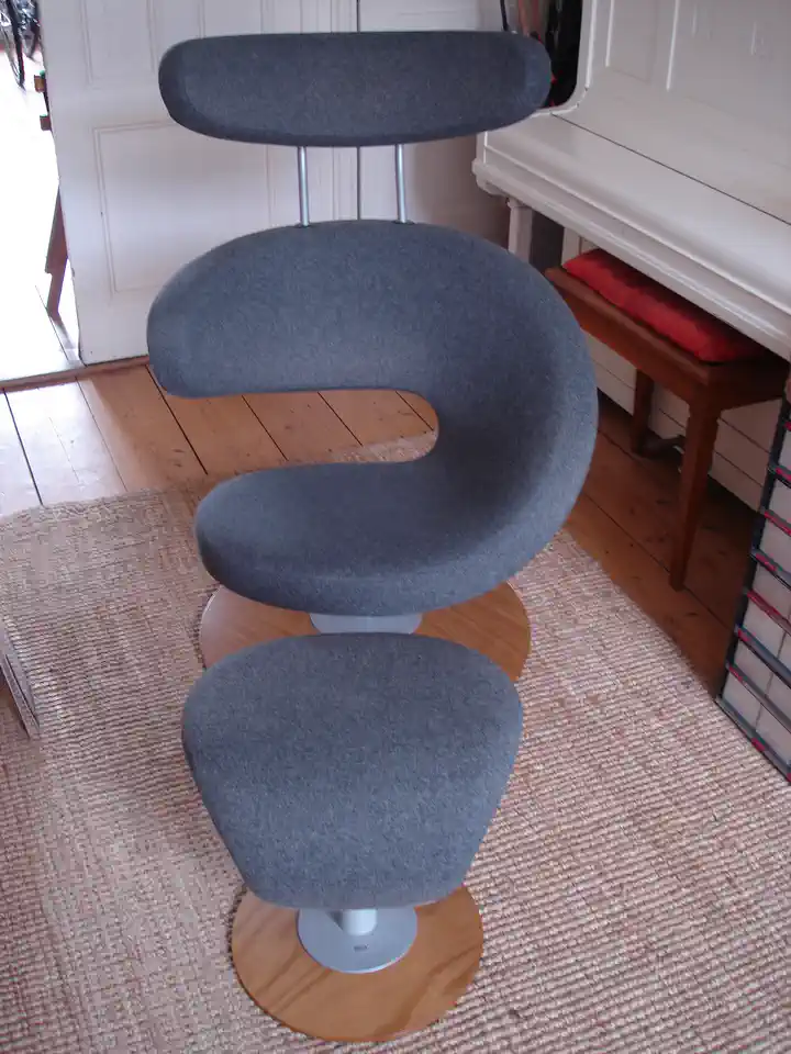 2012-09-23-04_Huis-Inrichting-01_Stoelen-stokke peel 4 (© Marens van Leunen)