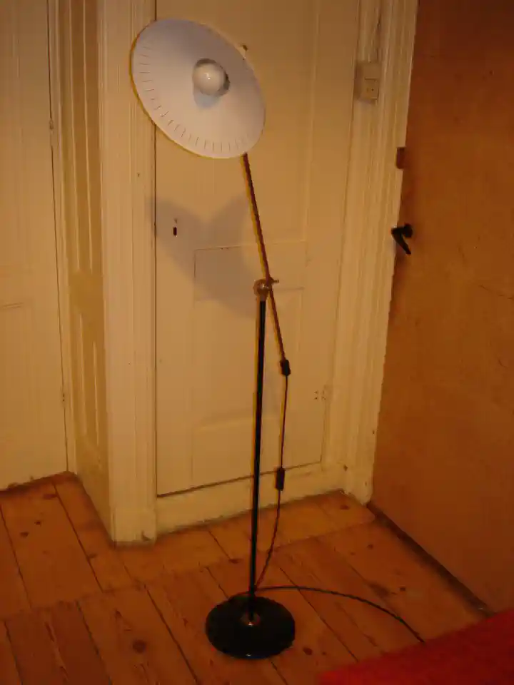 2013-11-10-04_Huis-Inrichting-02_Lampen-DSC02413 (© Marens van Leunen)