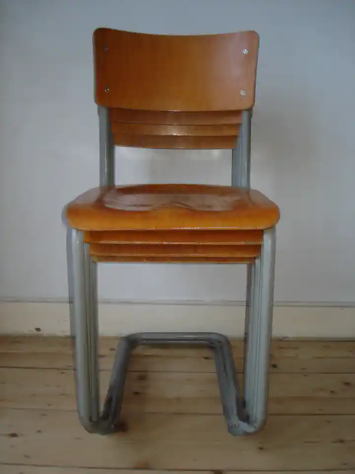 2013-12-17-04_Huis-Inrichting-01_Stoelen-DSC02500 (© Marens van Leunen)