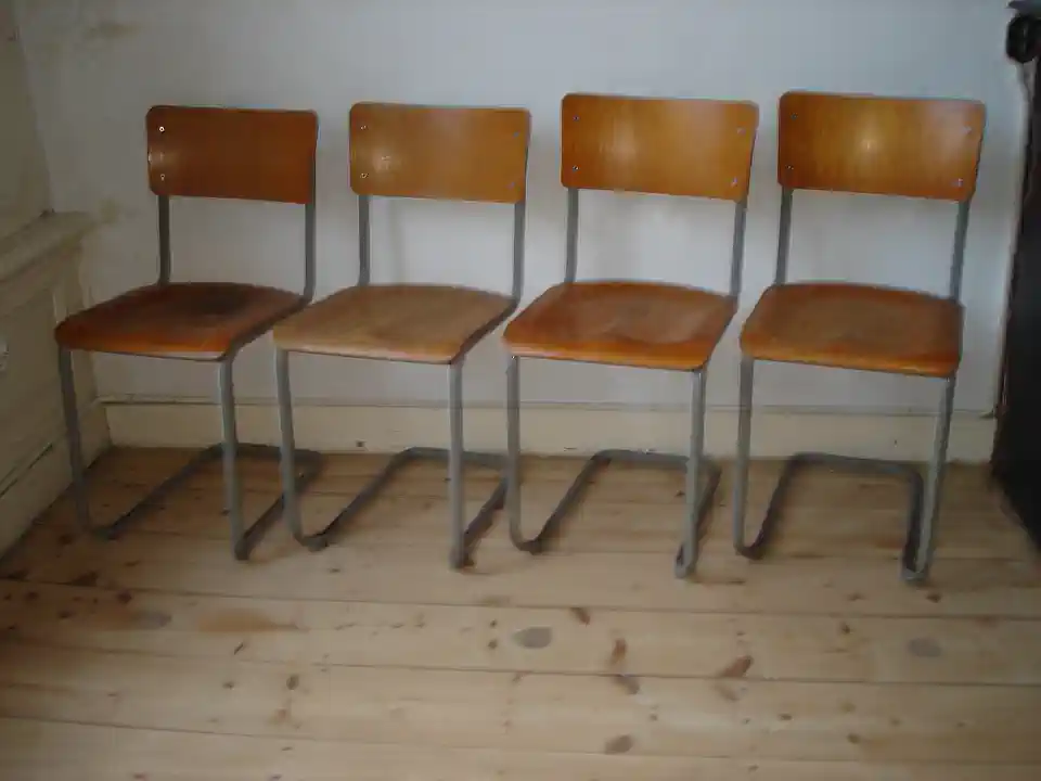 2013-12-17-04_Huis-Inrichting-01_Stoelen-DSC02501 (© Marens van Leunen)