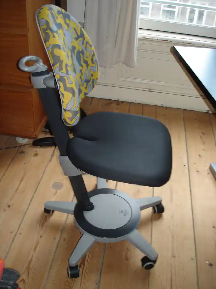 2014-02-09-04_Huis-Inrichting-01_Stoelen-DSC02549 (© Marens van Leunen)