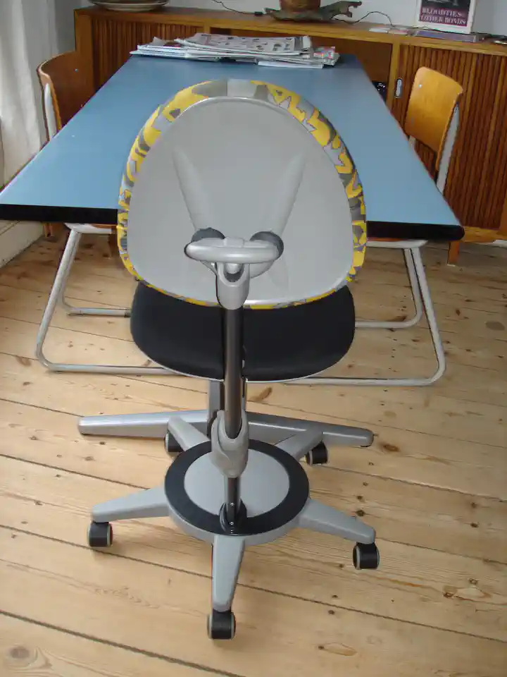 2014-02-09-04_Huis-Inrichting-01_Stoelen-DSC02554 (© Marens van Leunen)