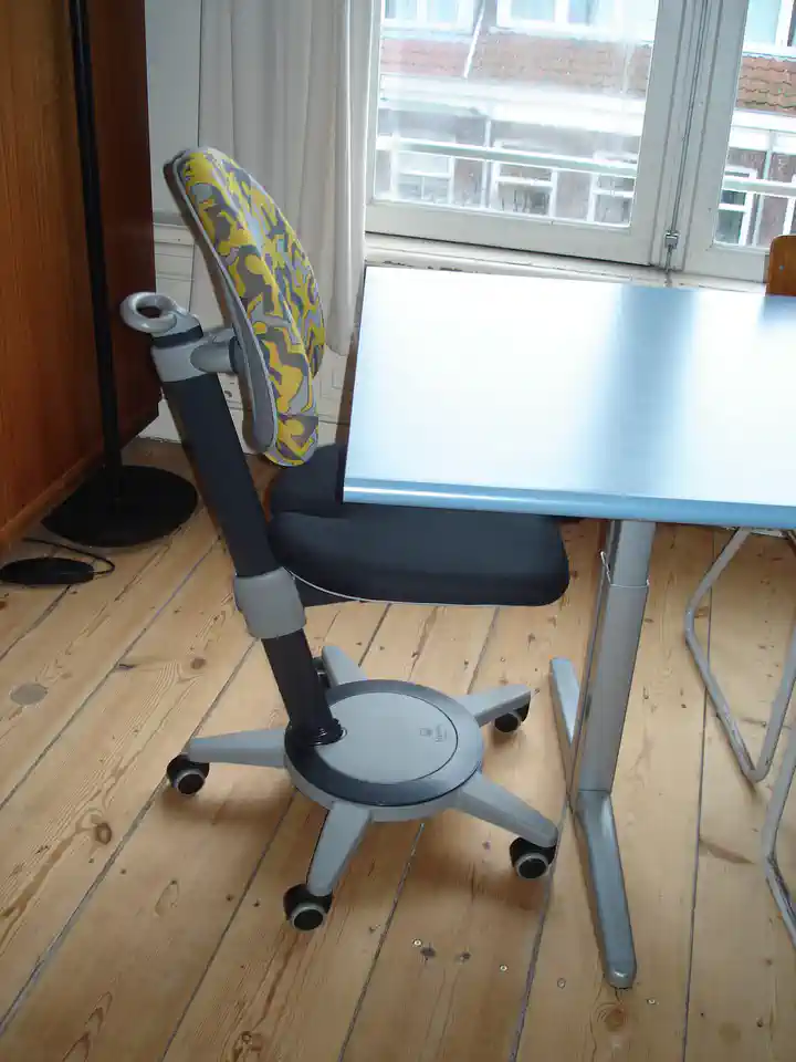 2014-02-09-04_Huis-Inrichting-01_Stoelen-DSC02556 (© Marens van Leunen)