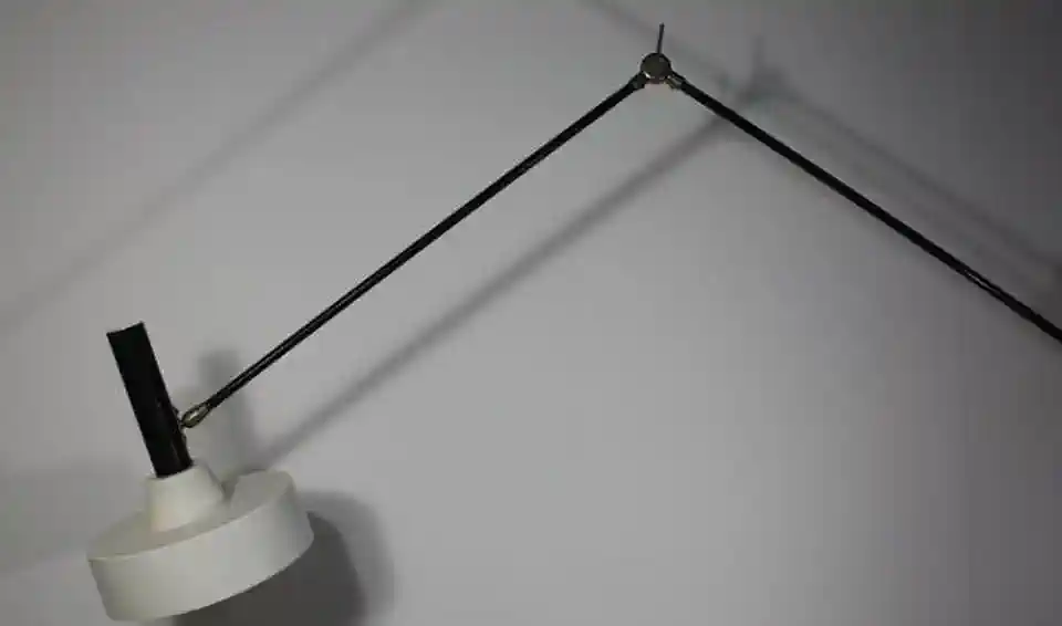 2014-04-09-04_Huis-Inrichting-02_Lampen-hoogervorst lamp (© Marens van Leunen)