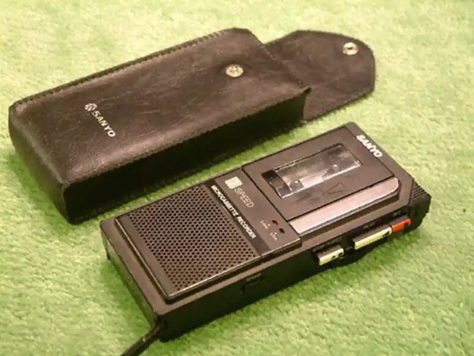 2014-05-27-01_Audio, Tv en Foto-07_Opnameapparatuur-Sanyo_M5440 (© Marens van Leunen)