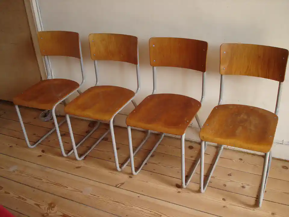 2014-08-04-04_Huis-Inrichting-01_Stoelen-DSC03050 (© Marens van Leunen)