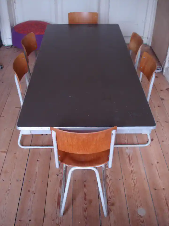 2014-08-09-04_Huis-Inrichting-04_Tafels-DSC03096 (© Marens van Leunen)