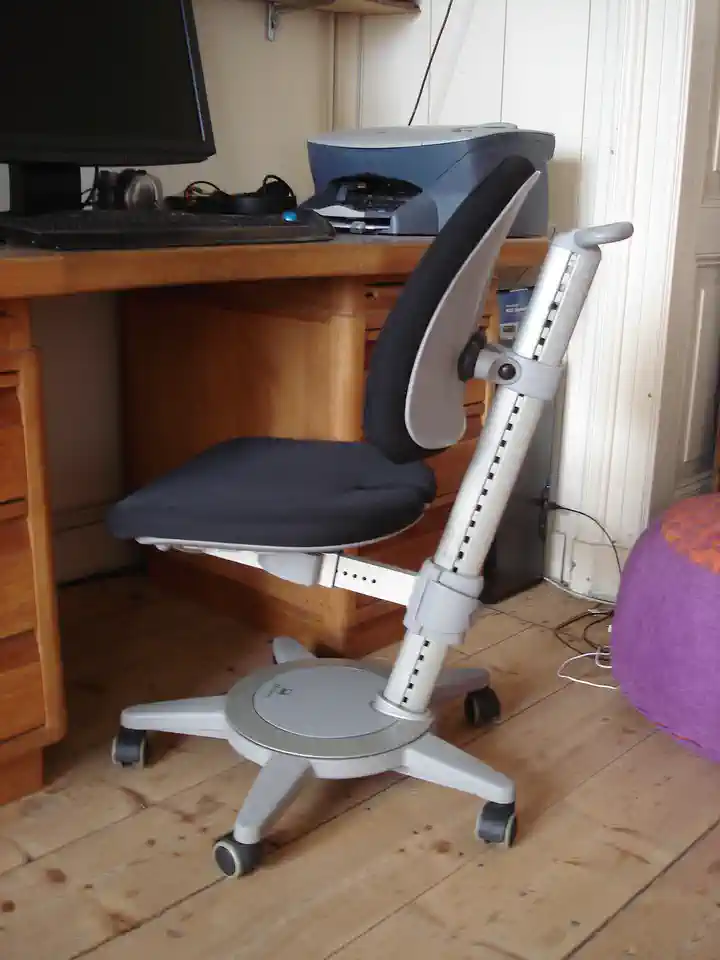 2015-02-08-04_Huis-Inrichting-01_Stoelen-DSC03493 (© Marens van Leunen)