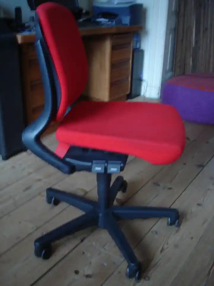 2015-03-15-04_Huis-Inrichting-01_Stoelen-DSC03627 (© Marens van Leunen)