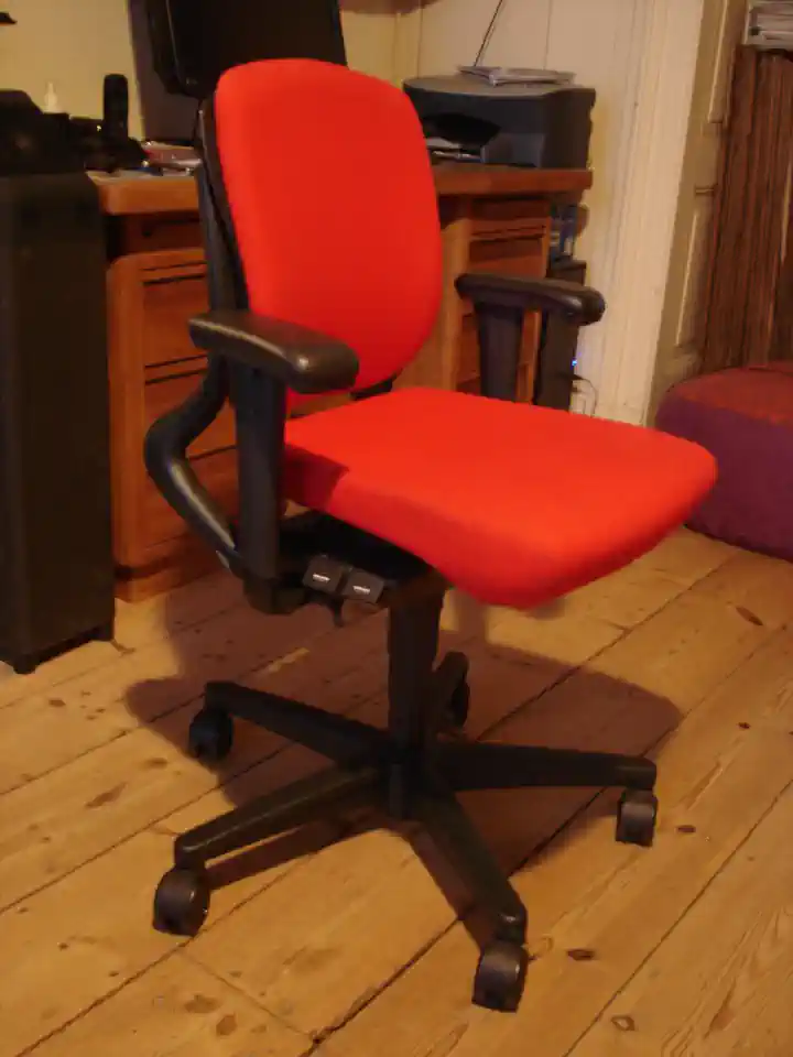 2015-03-15-04_Huis-Inrichting-01_Stoelen-DSC03632 (© Marens van Leunen)