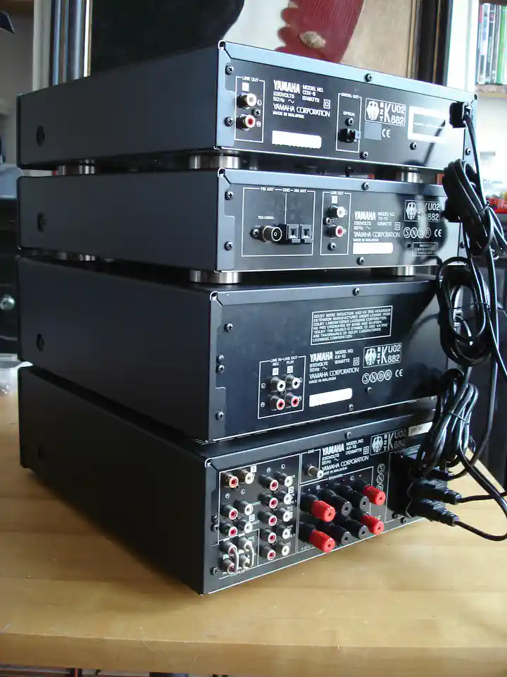 2015-05-04-01_Audio, Tv en Foto-06_Stereo-set-DSC03746 (© Marens van Leunen)