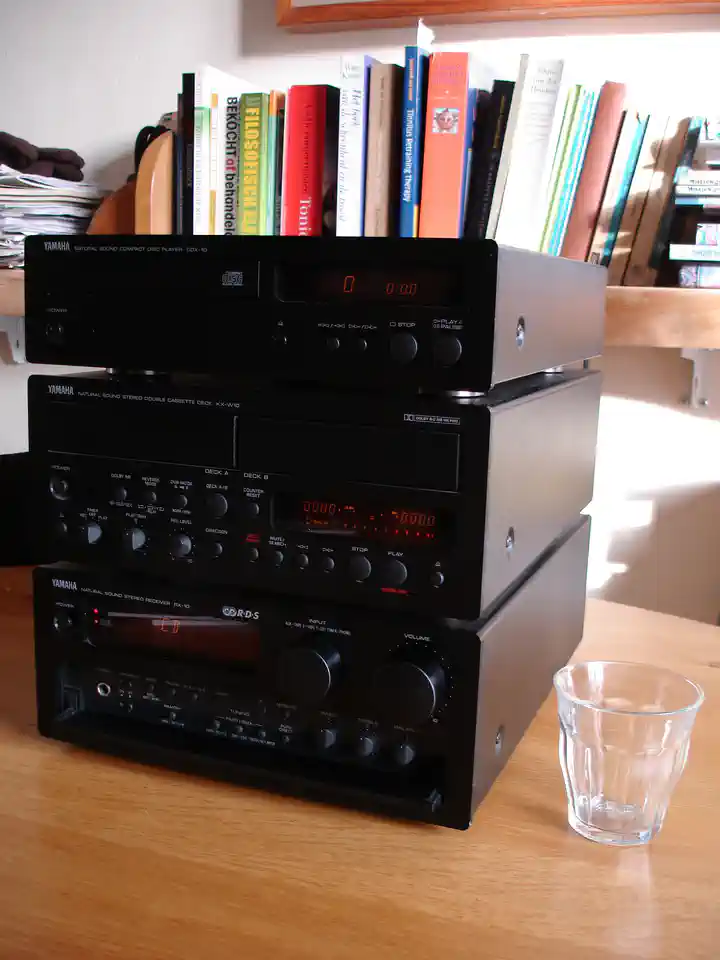 2015-12-17-01_Audio, Tv en Foto-06_Stereo-set-DSC03817 (© Marens van Leunen)
