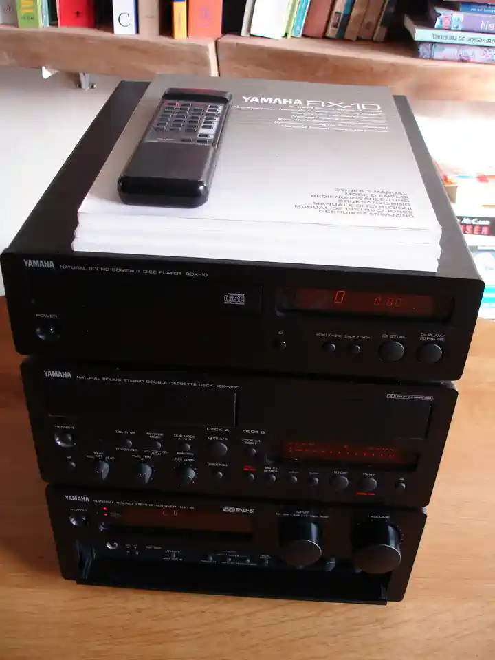 2015-12-17-01_Audio, Tv en Foto-06_Stereo-set-DSC03820 (© Marens van Leunen)
