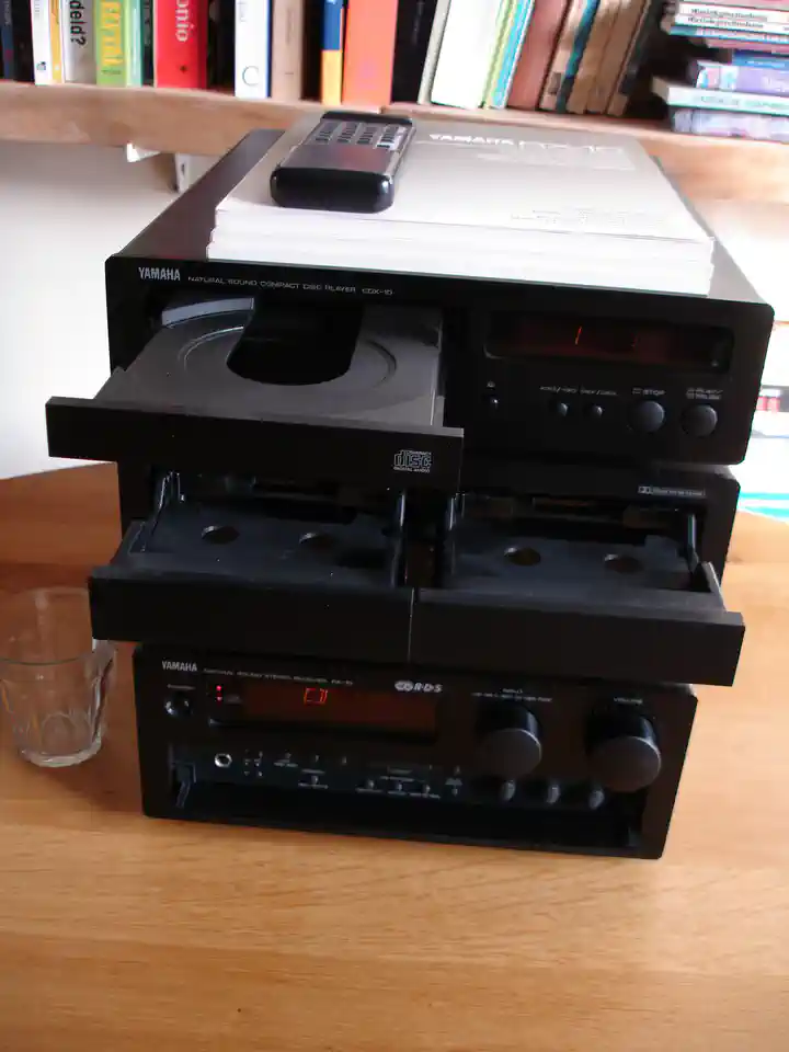 2015-12-17-01_Audio, Tv en Foto-06_Stereo-set-DSC03822 (© Marens van Leunen)