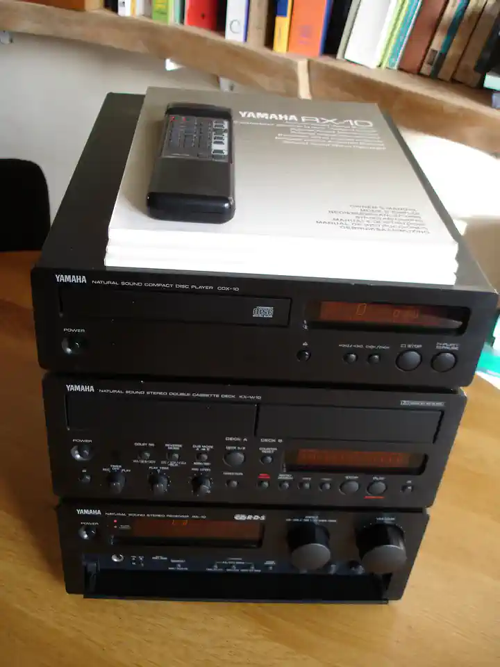 2015-12-17-01_Audio, Tv en Foto-06_Stereo-set-DSC03826 (© Marens van Leunen)