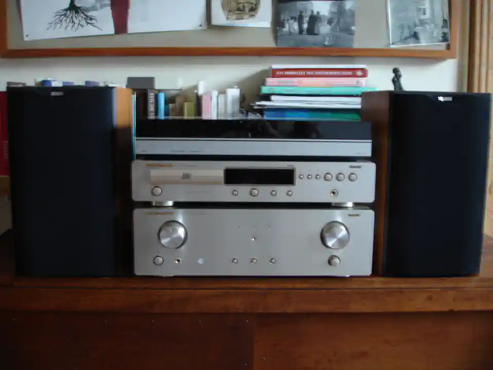 2016-09-21-01_Audio, Tv en Foto-06_Stereo-set-DSC04031 (© Marens van Leunen)