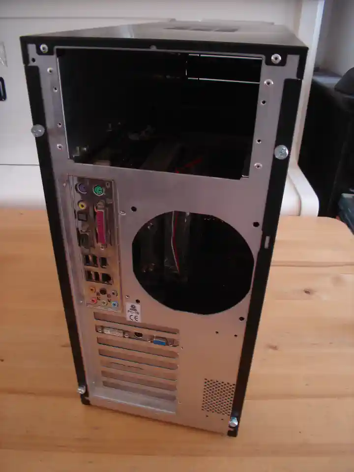 2016-12-07-02_Computers en Software-02_Desktop_PC-DSC03799 (© Marens van Leunen)