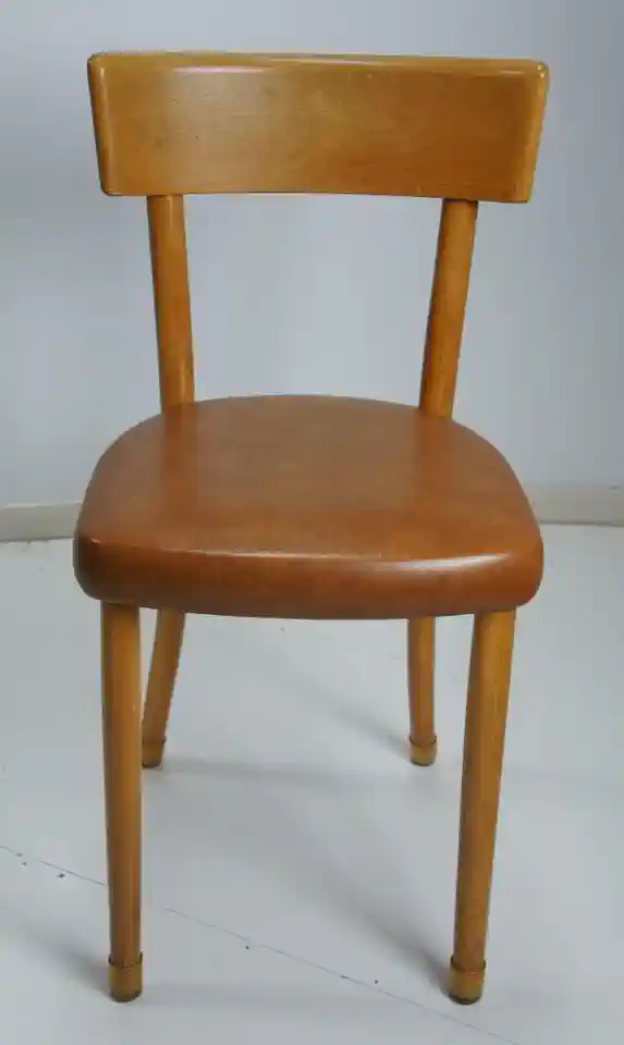 2017-09-10-04_Huis-Inrichting-01_Stoelen-Verhouden 3 (© Marens van Leunen)