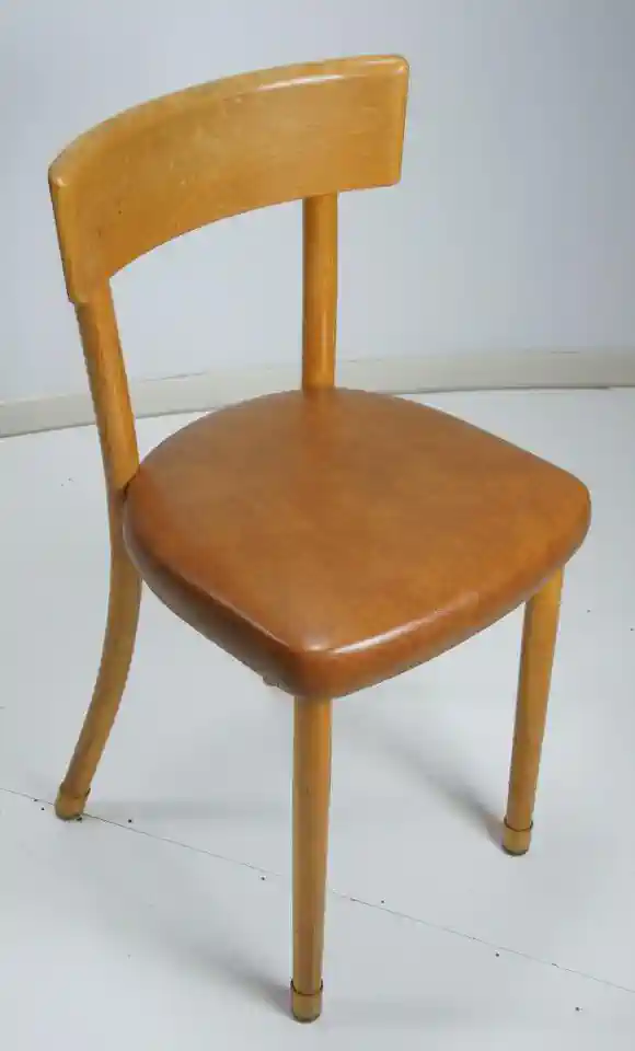 2017-09-10-04_Huis-Inrichting-01_Stoelen-Verhouden 4 (© Marens van Leunen)