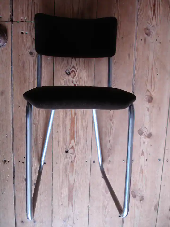 2017-10-04-04_Huis-Inrichting-01_Stoelen-DSC04356 (© Marens van Leunen)