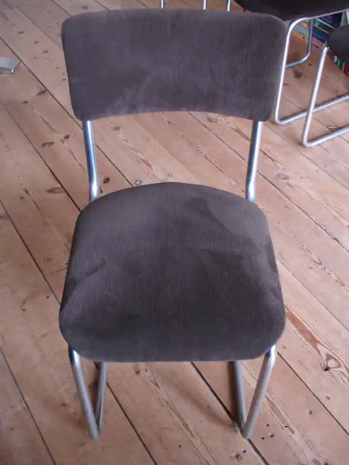 2017-10-04-04_Huis-Inrichting-01_Stoelen-DSC04357 (© Marens van Leunen)
