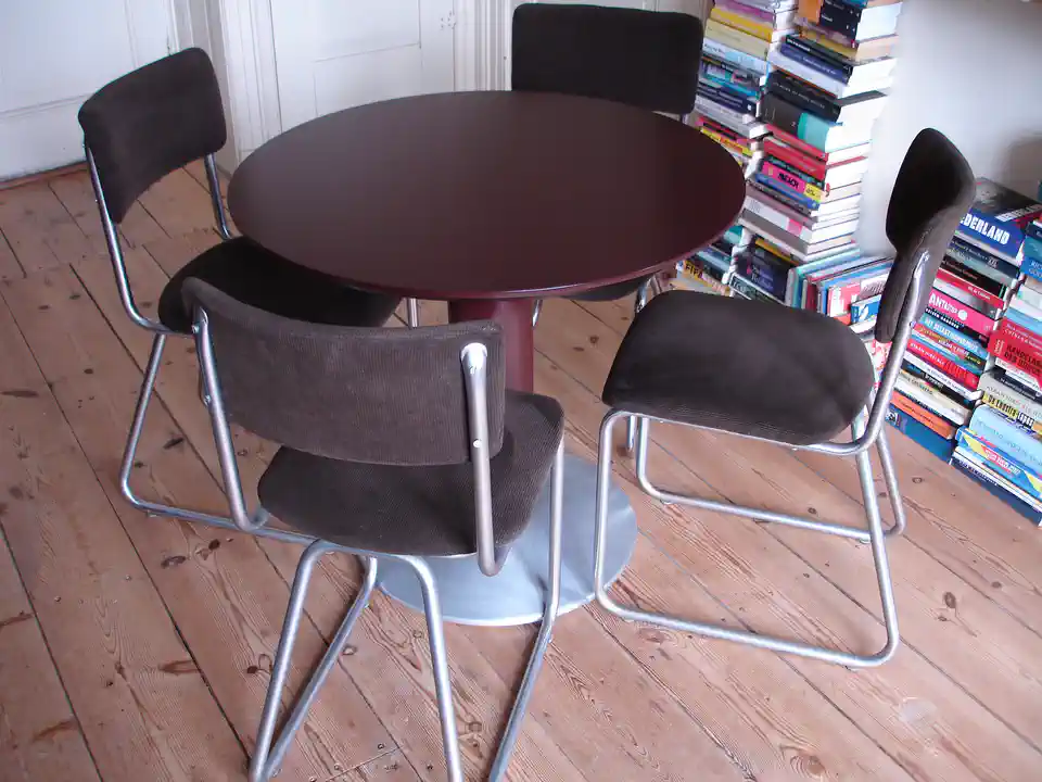 2017-10-05-04_Huis-Inrichting-01_Stoelen-DSC04346 (© Marens van Leunen)
