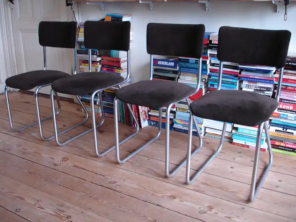 2017-10-05-04_Huis-Inrichting-01_Stoelen-DSC04350 (© Marens van Leunen)