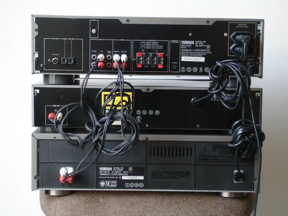 2018-12-28-01_Audio, Tv en Foto-06_Stereo-set-DSC04831 (© Marens van Leunen)