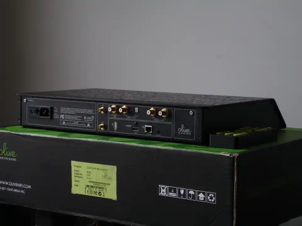 2019-01-27-01_Audio, Tv en Foto-03_Versterkers en receivers-DSC04908 (© Marens van Leunen)