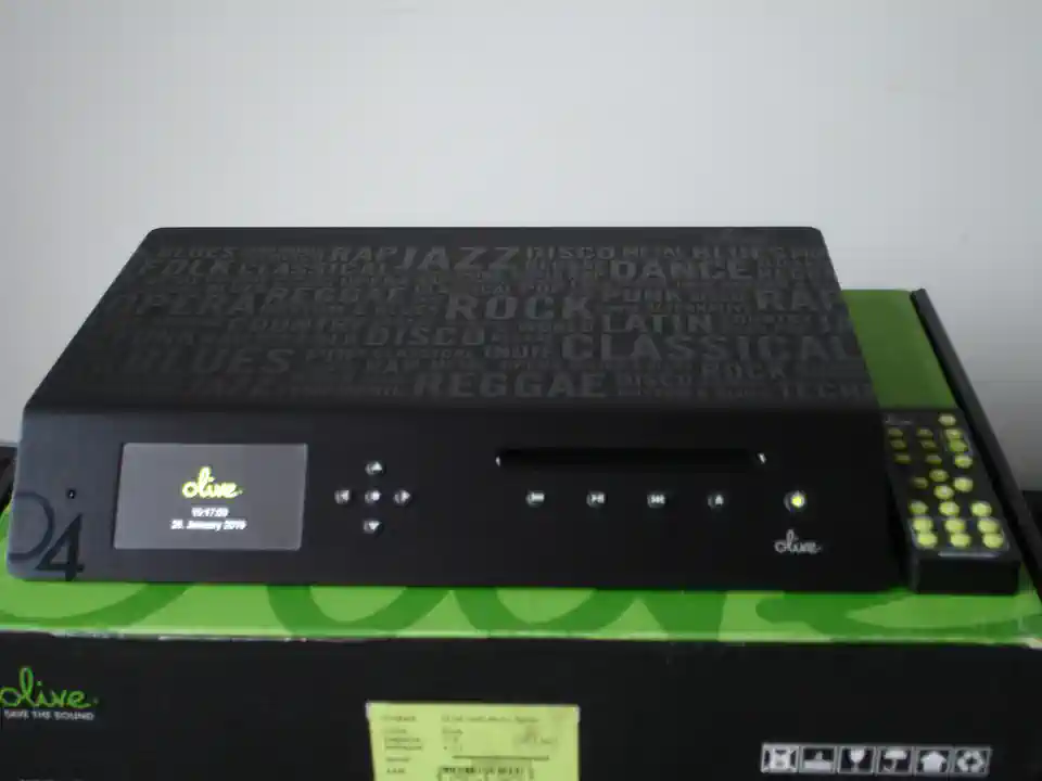 2019-01-27-01_Audio, Tv en Foto-03_Versterkers en receivers-DSC04914 (© Marens van Leunen)