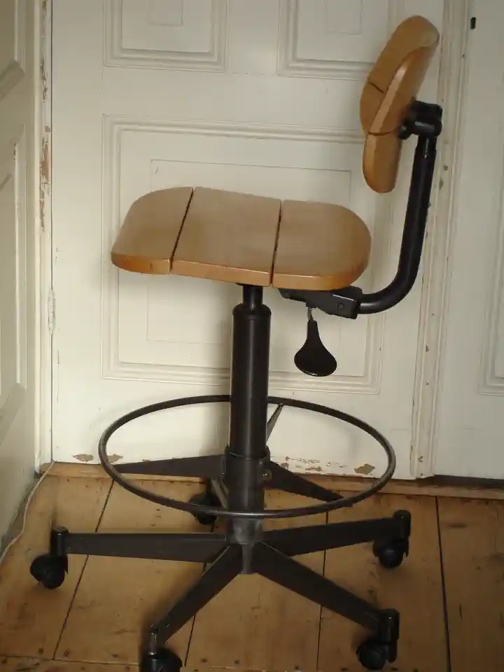 2020-02-25-04_Huis-Inrichting-01_Stoelen-DSC05464 (© Marens van Leunen)