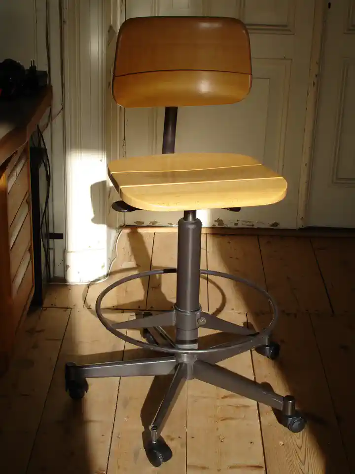2020-02-25-04_Huis-Inrichting-01_Stoelen-DSC05469 (© Marens van Leunen)