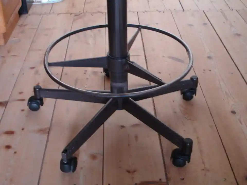 2020-02-25-04_Huis-Inrichting-01_Stoelen-DSC05481 (© Marens van Leunen)