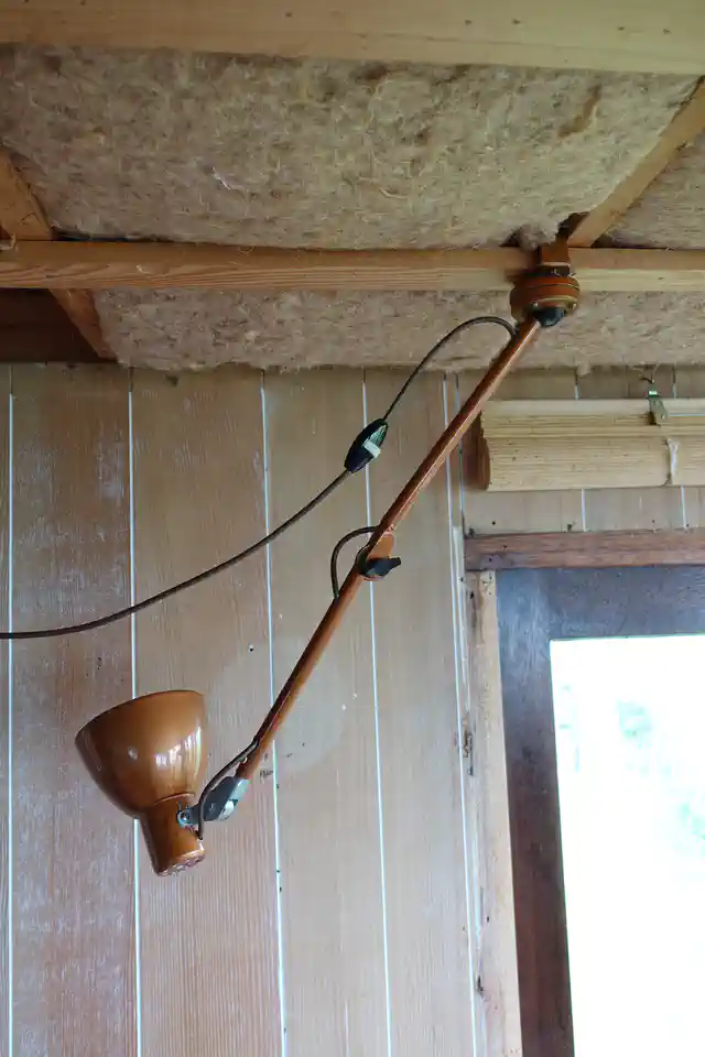 2021-10-03-04_Huis-Inrichting-02_Lampen-brevetti kort bruin (© Marens van Leunen)