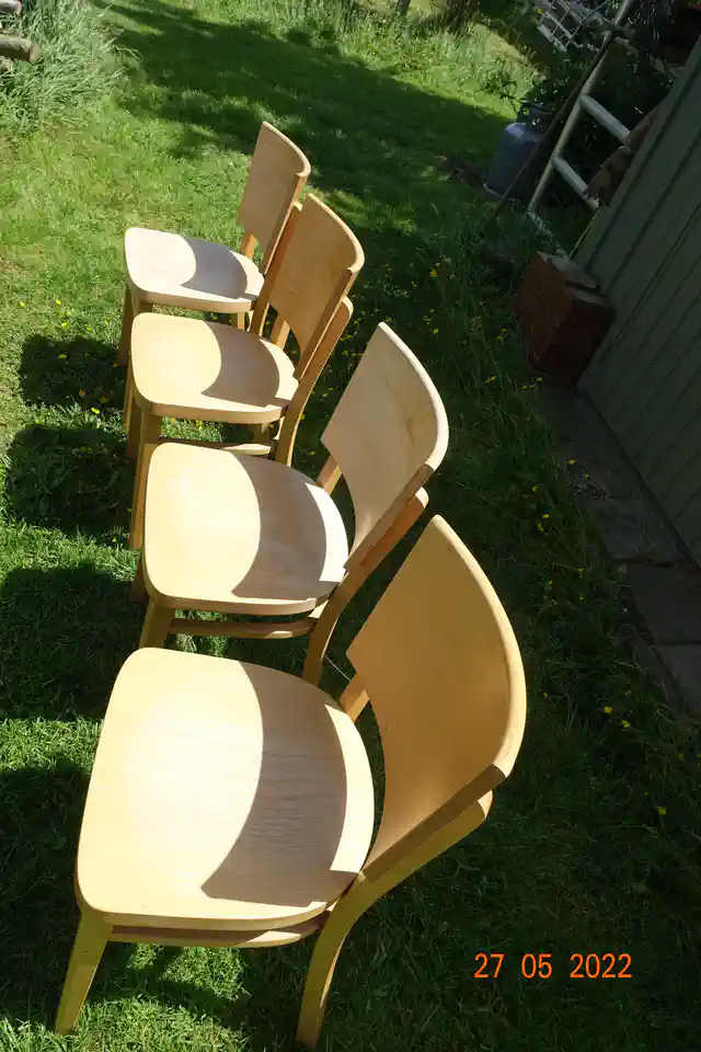 2022-05-27-04_Huis-Inrichting-01_Stoelen-DSC03892 (© Marens van Leunen)