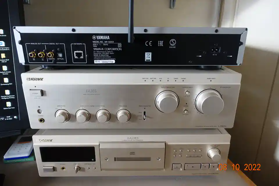 2022-10-08-01_Audio, Tv en Foto-06_Stereo-set-DSC04079 (© Marens van Leunen)