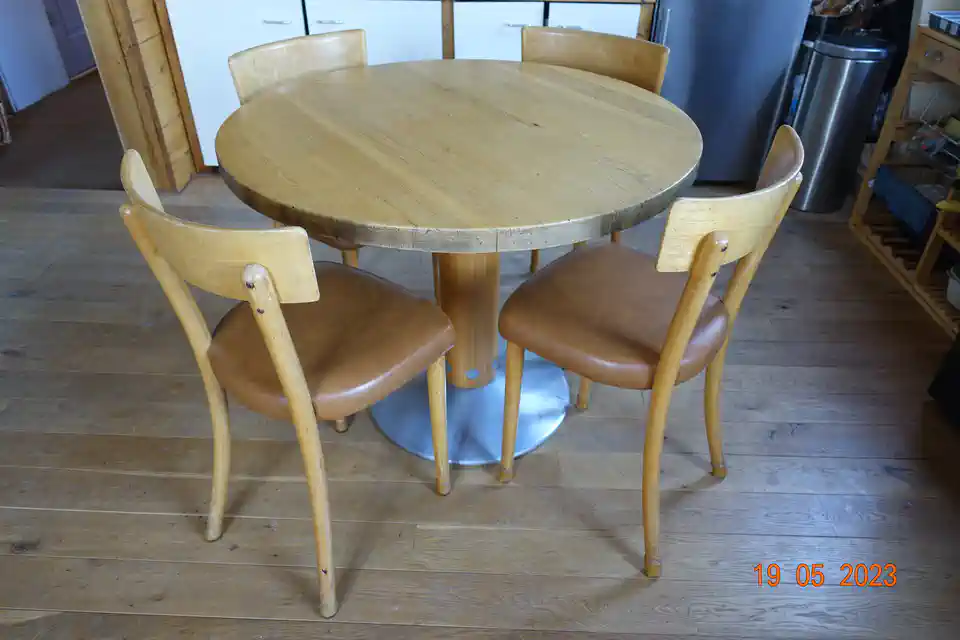 2023-05-19-04_Huis-Inrichting-01_Stoelen-DSC04764 (© Marens van Leunen)