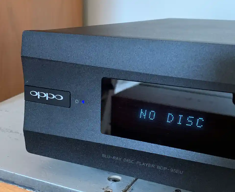 2023-08-06-01_Audio-Tv en Foto-03_Versterkers en receivers-IMG-4683 (© Marens van Leunen)