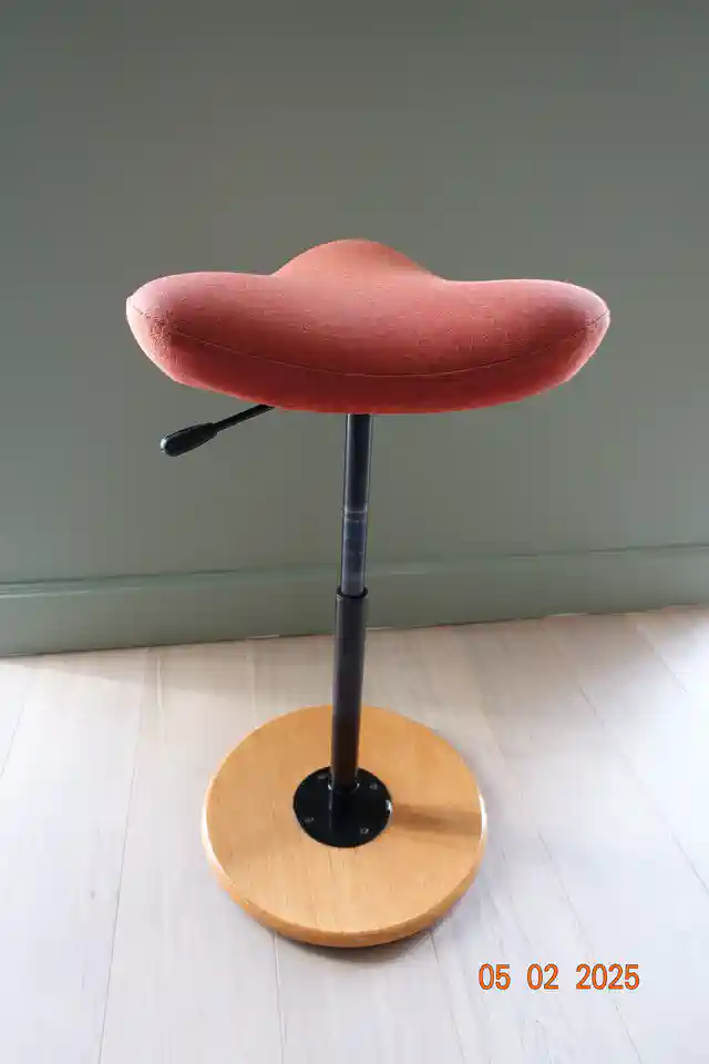 2025-02-05-04_Huis-Inrichting-01_Stoelen-DSC05859 (© Marens van Leunen)