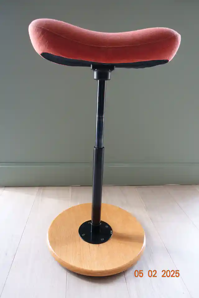 2025-02-05-04_Huis-Inrichting-01_Stoelen-DSC05862 (© Marens van Leunen)