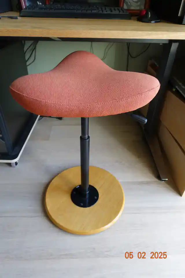 2025-02-05-04_Huis-Inrichting-01_Stoelen-DSC05866 (© Marens van Leunen)